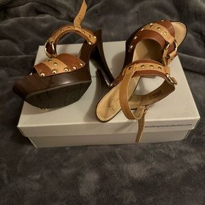 Jessica Simpson Tan & Brown Sandals